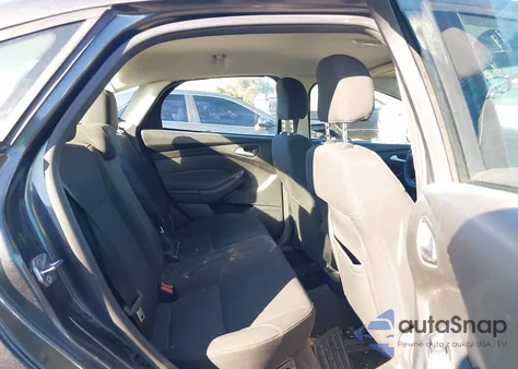 2016 Ford Focus Se z USA, uszkodzony, nr VIN 1FADP3F26GL382895